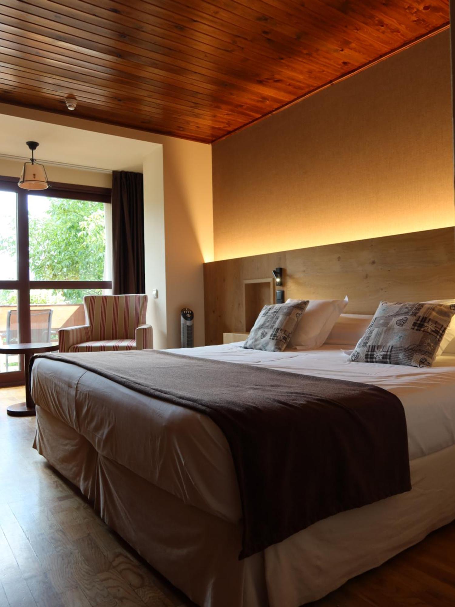 Hotel La Morera Valencia D'Aneu Dış mekan fotoğraf
