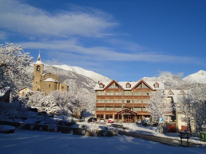 Hotel La Morera Valencia D'Aneu Dış mekan fotoğraf